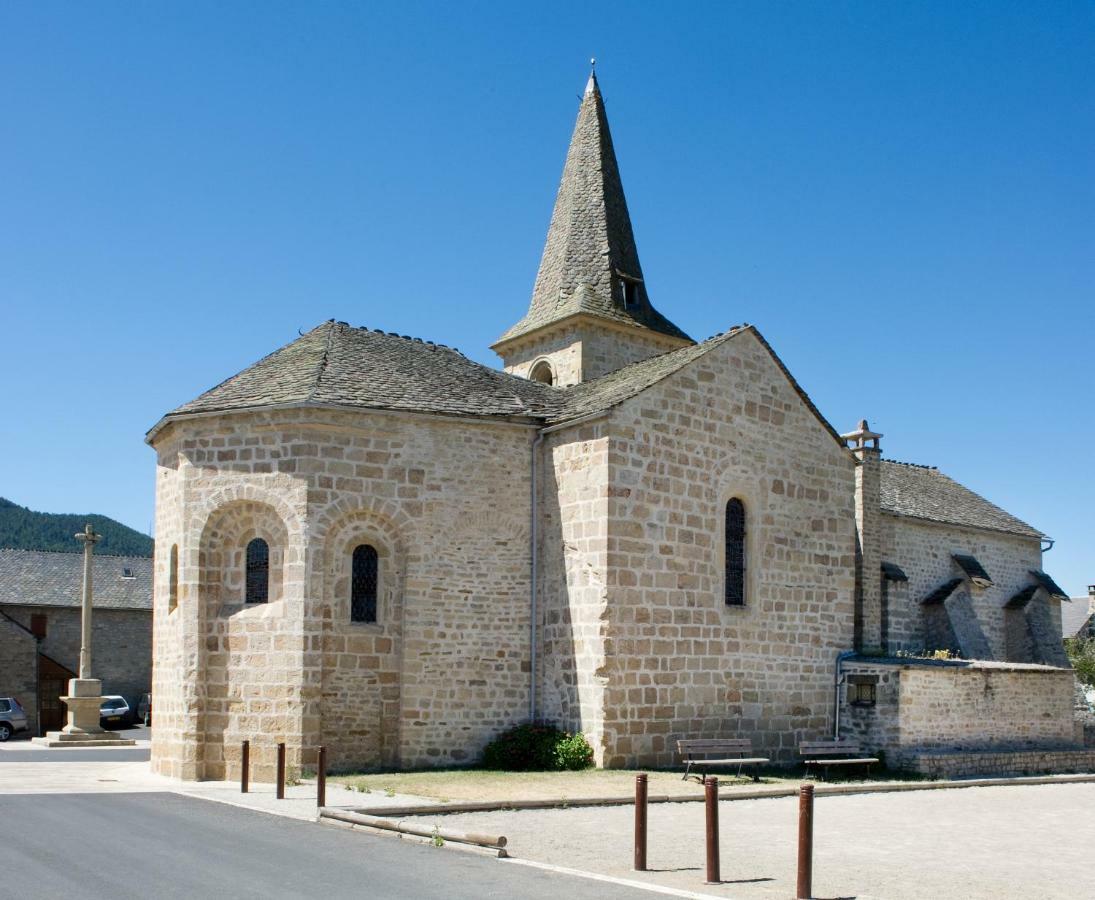 Les Hauts Du Gevaudan Hotel Montrodat Kültér fotó